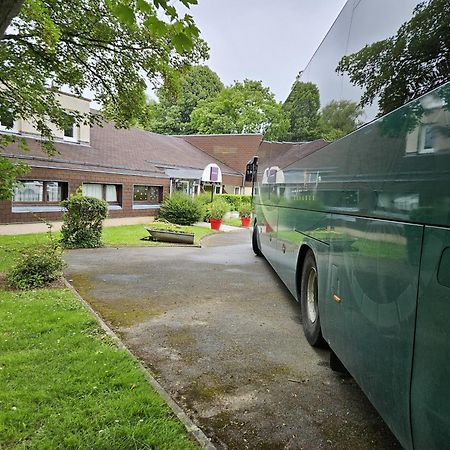 Hotel Bonanite Villers-Cotterêts Exteriör bild