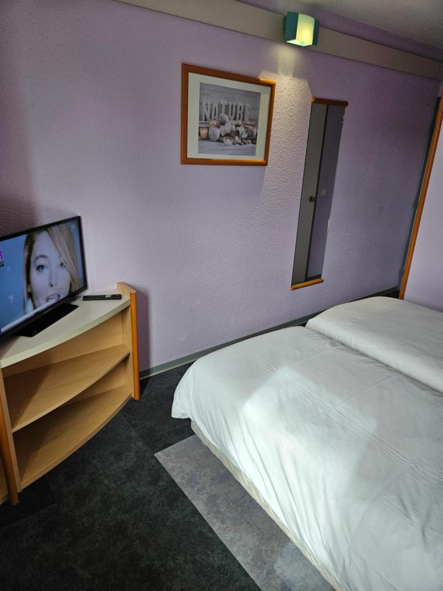 Hotel Bonanite Villers-Cotterêts Exteriör bild